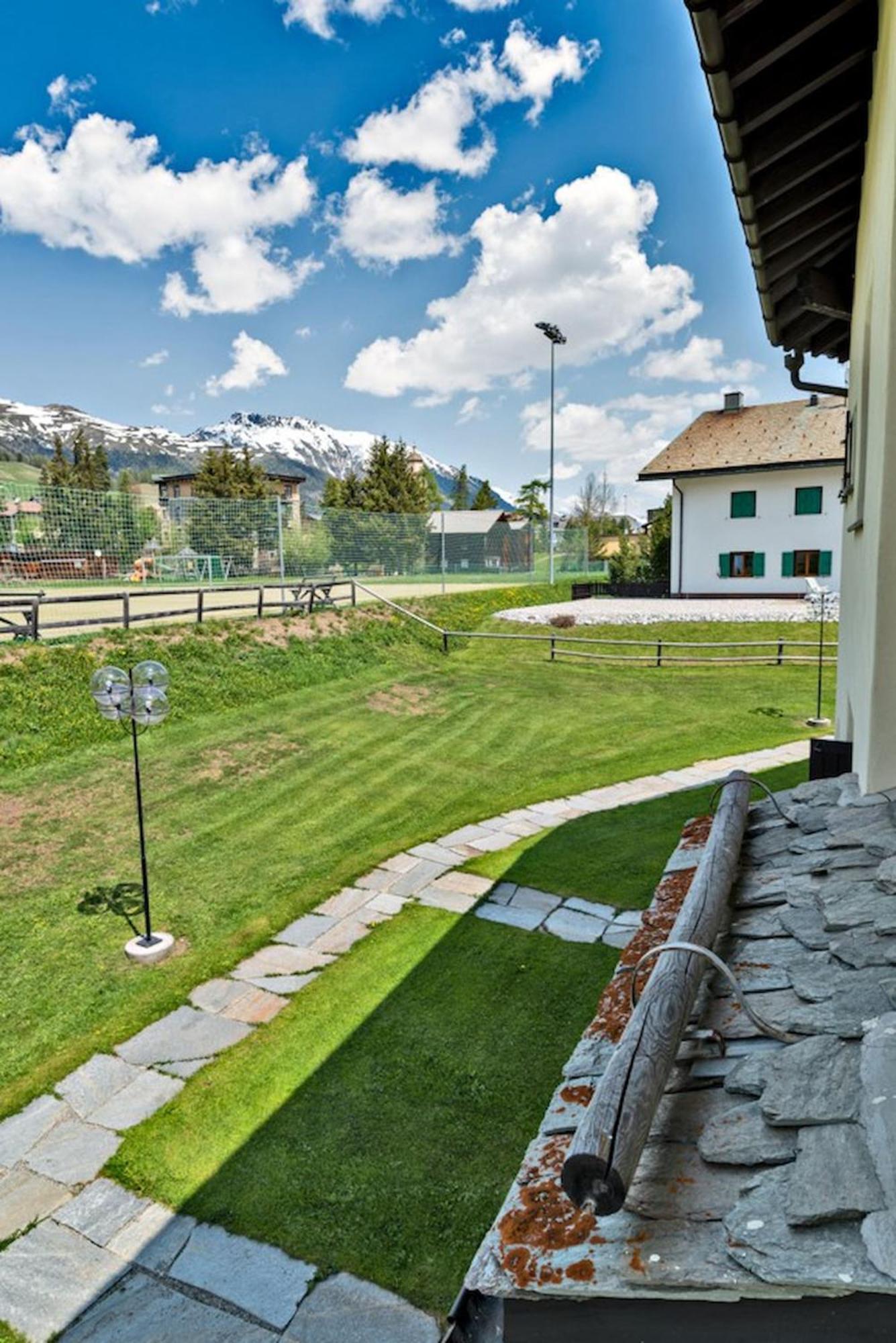 Chesa Chavriol 2 - Celerina Apartment Celerina/Schlarigna Luaran gambar